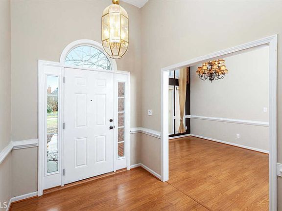 3rd image of 350 Brook Hollow Dr