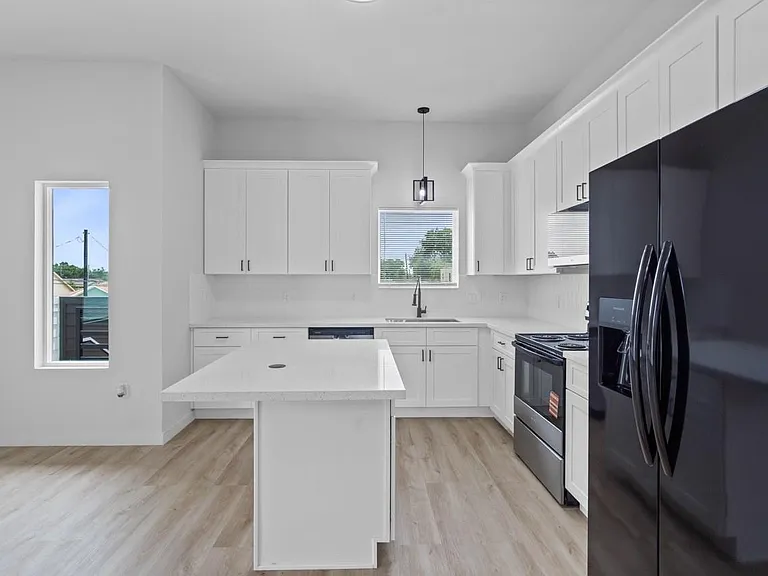 9725 Kerr St #B — Photo 13