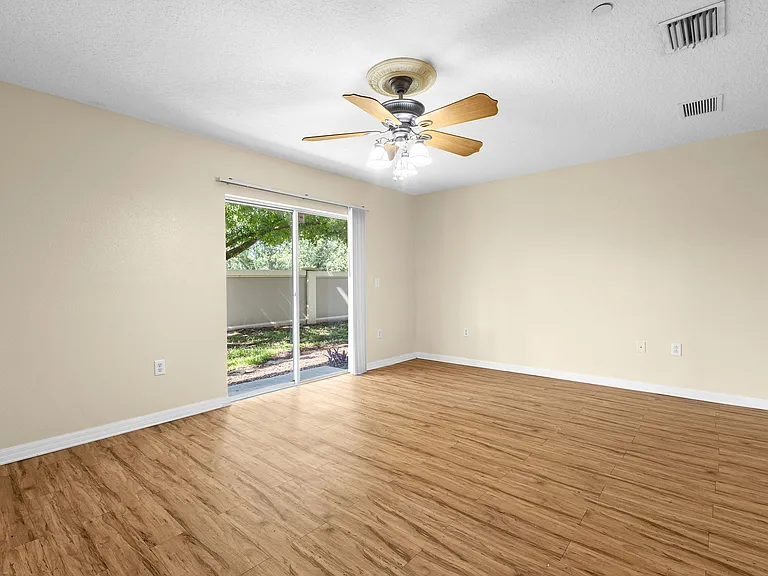 2412 Middleton Grove Dr — Photo 14