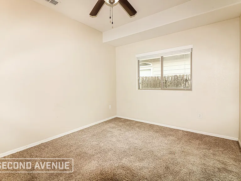 1037 Imperial St — Photo 13