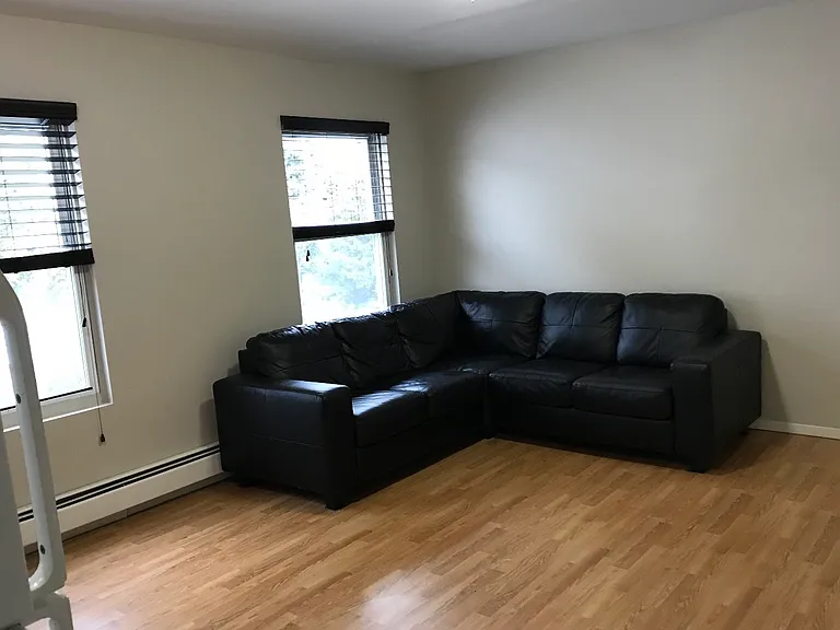 96 Walnut St #4 — Photo 3
