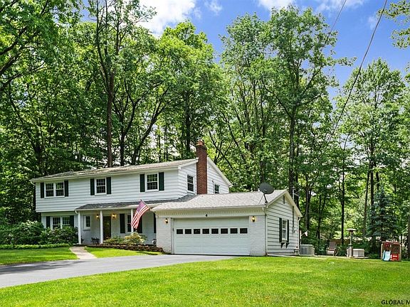 5th image of 4 Hemlock Dr