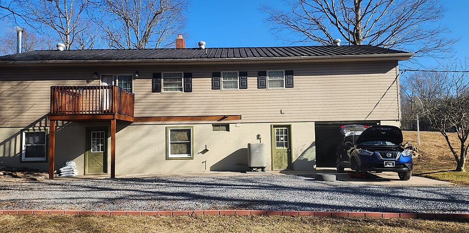 2nd image of 10871 Hogan Rd