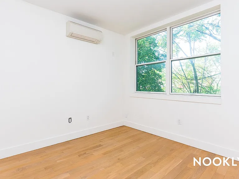829 Willoughby Ave #2B — Photo 9