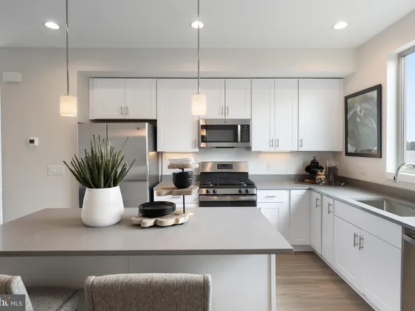 3006 Schirra Ln, Philadelphia, PA 19125