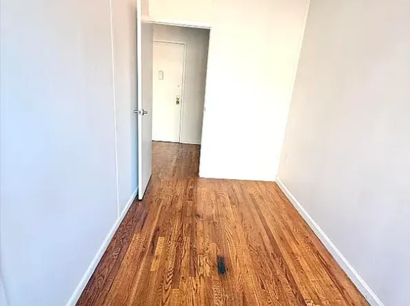 343 West 51st Street image 11 of 16