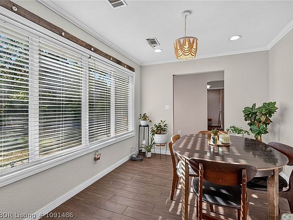 3rd image of 2124 Valley Ln