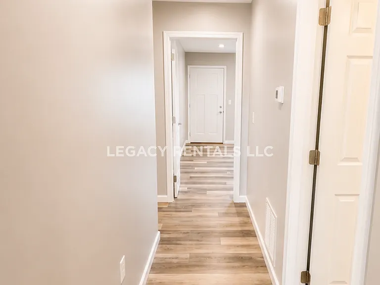 240 Longwood Ln #1 — Photo 6