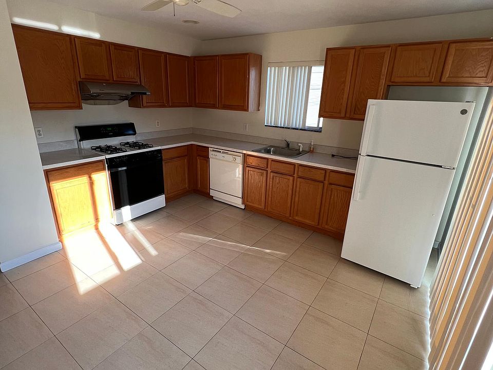1st image of 337 Union Ave Floor 1