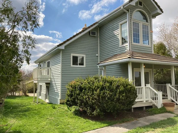 1703 Ayodhya Ave #2 & 3, Fairfield, IA 52556