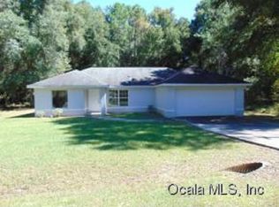 9 Sequoia Loop Ln, Ocklawaha, FL 32179