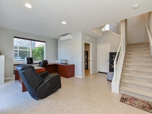 5th image of 625 W 17th St