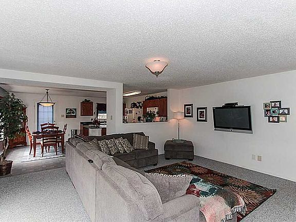 2nd image of 1355 Jasmine Dr