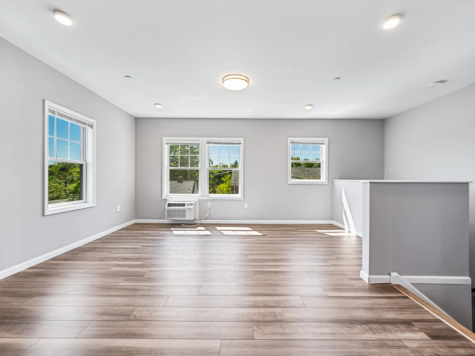2 bed, 1.5 bath, 950 sqft, $3,400 — Photo 3