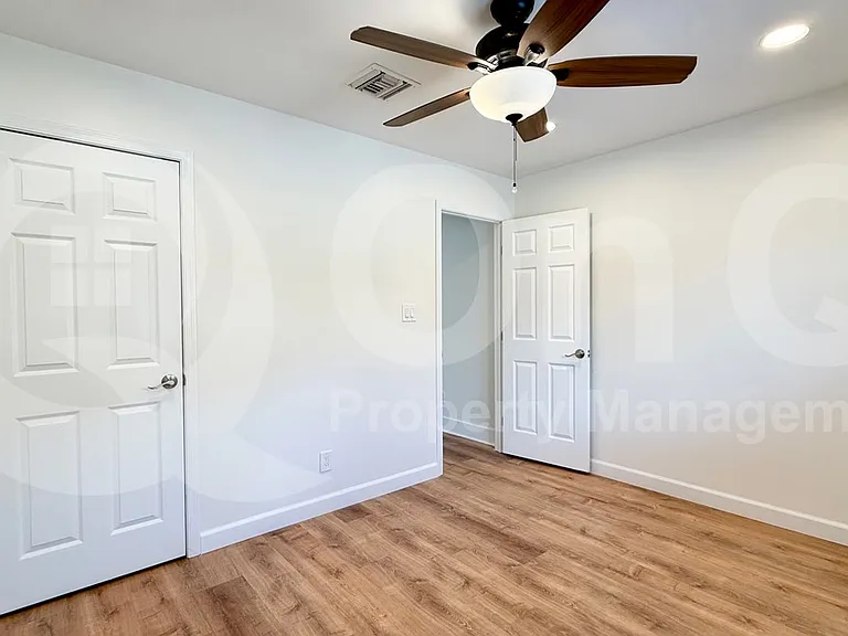 2436 E Fairmont Dr — Photo 14