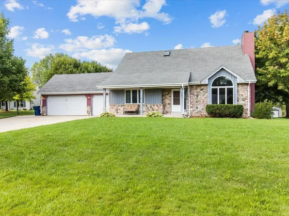 6841 Bellvue COURT, West Bend, WI 53090