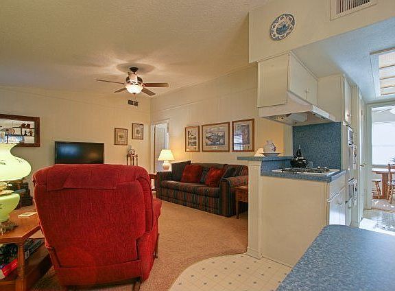 4th image of 825 Arrowhead Dr