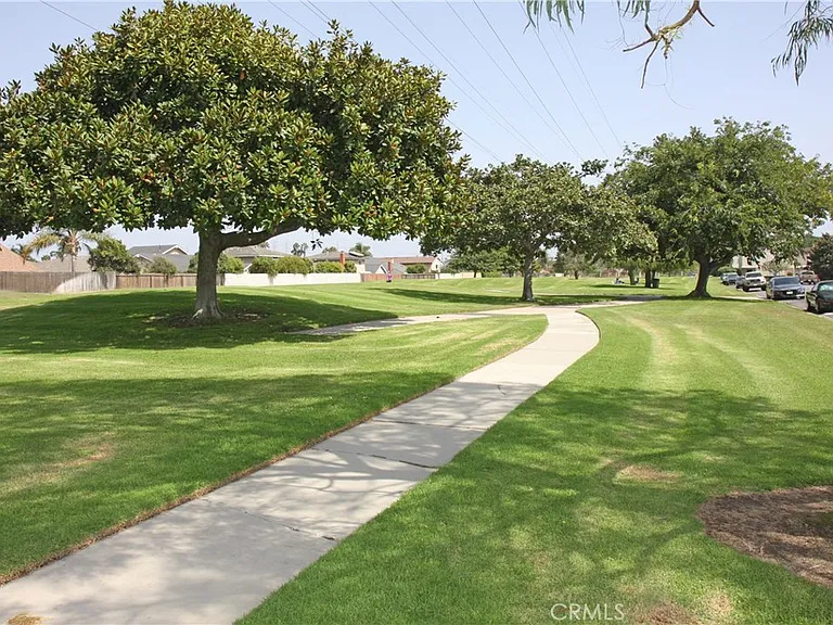 9746 Monte Carlo Cir — Photo 32