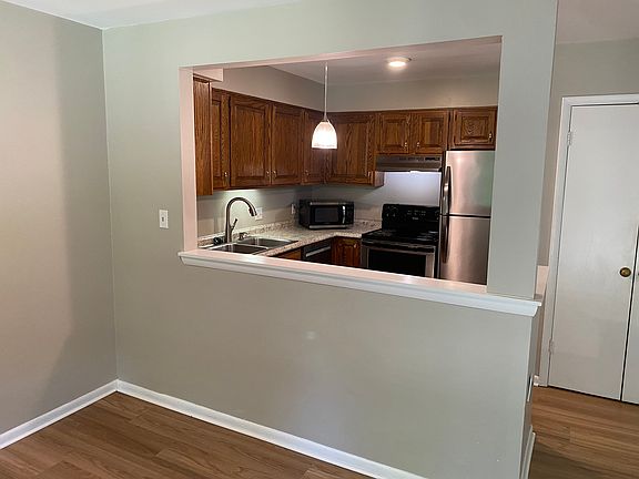 5th image of 113 Albemarle Dr #113