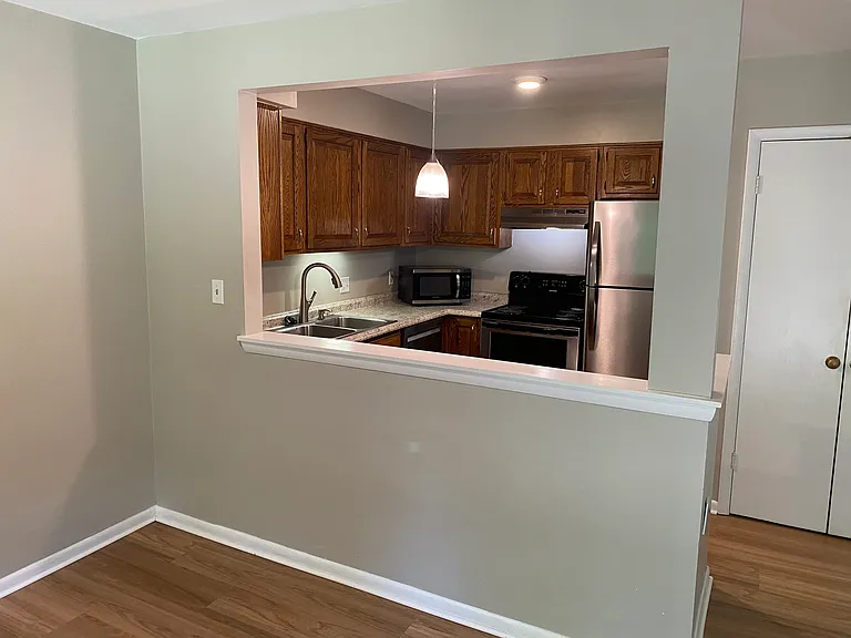 113 Albemarle Dr #113 — Photo 5