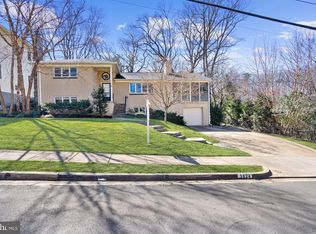 3824 26th St N, Arlington, VA 22207