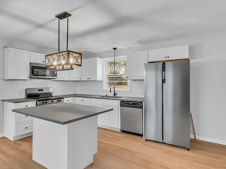 375 Austin Park Dr — Photo 9