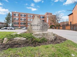 50 Main St #202, Hamilton, ON L9H6P8