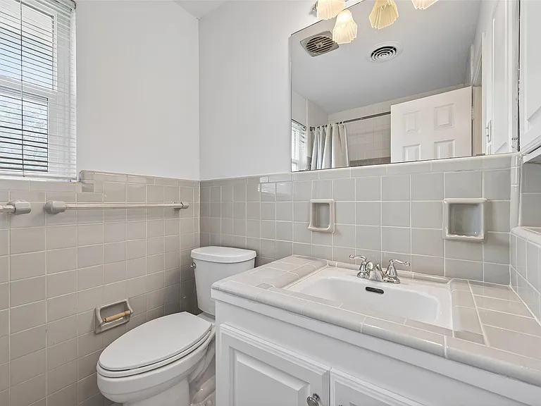 5643 Piping Rock Ln — Photo 34