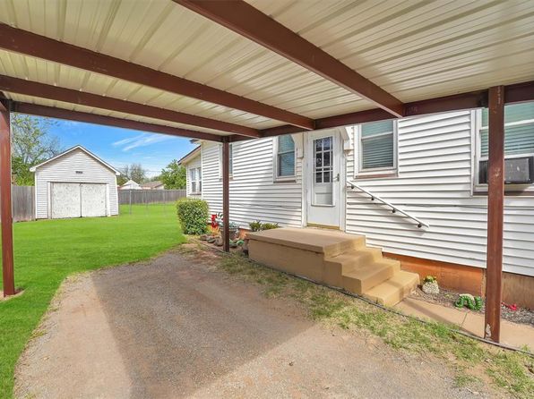 121 S Randlett St, Hobart, OK 73651