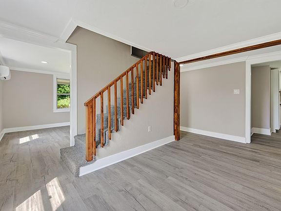 5th image of 127 Cox St
