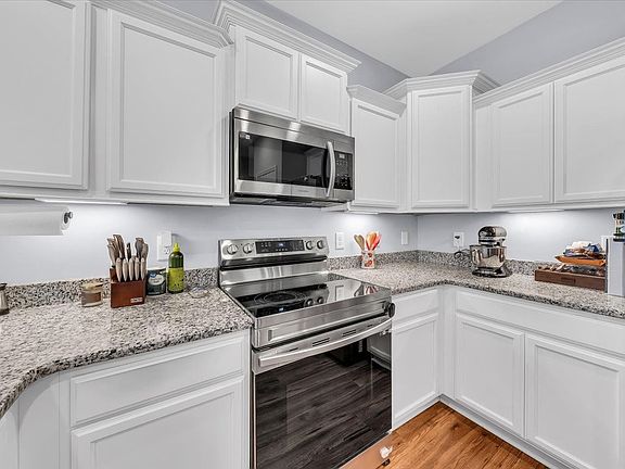 4th image of 5613 Dockside Dr