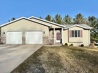 1373 Terry Dr, Saint Charles, MN 55972