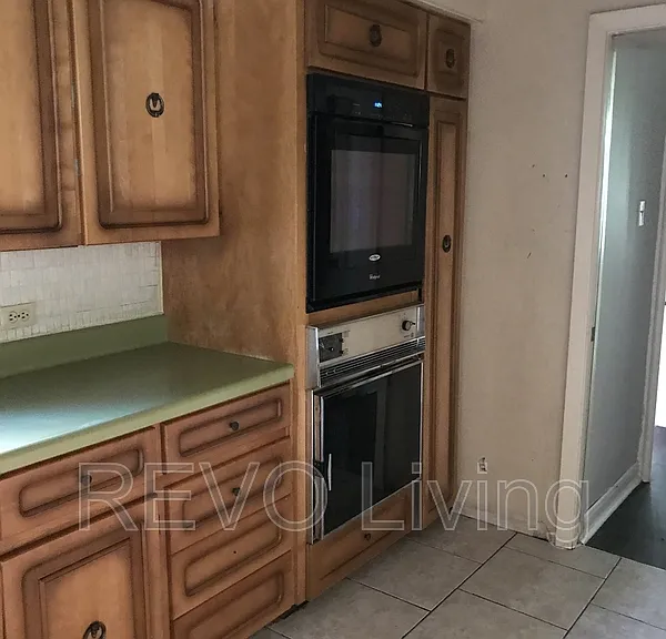 127 Ontario St #1 — Photo 6