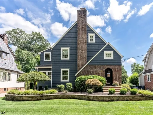 8 Doering Way, Cranford Twp., NJ 07016