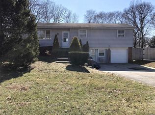 38 Oakmont Ave, Selden, NY 11784