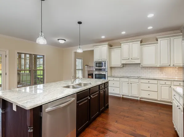 427 Fieldstone Dr, White House, TN 37188