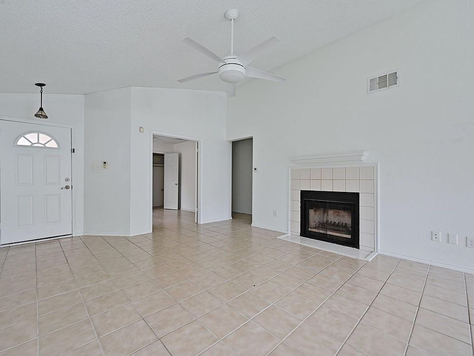 1st image of 9610 Holly Springs Dr