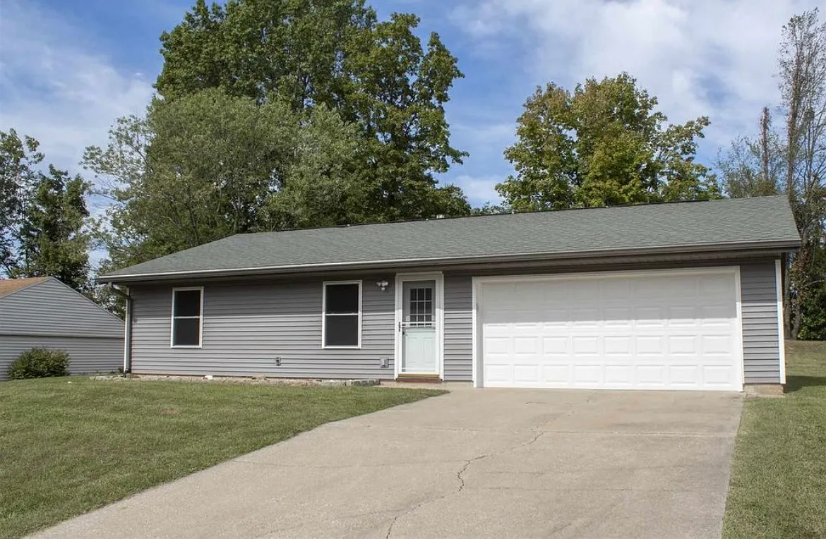 3 bed, 1220 sqft, $1,800 — Photo 1
