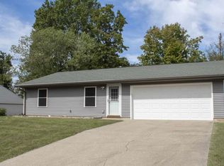 374 S Poplar Dr, Ellettsville, IN 47429