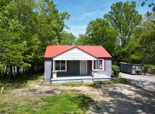 1105 E Walnut St, Dickson, TN 37055