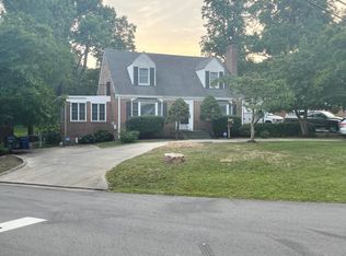 6113 Brook Dr, Falls Church, VA 22044