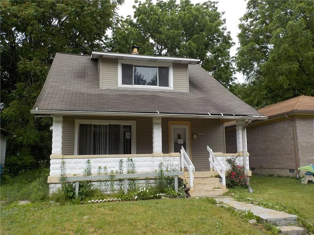 1036 King Ave photo 1