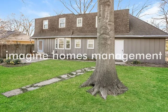 9411 Moody Park Dr — Photo 16