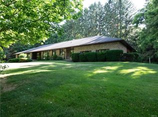 24 Jordan Rd, New Hartford, NY 13413