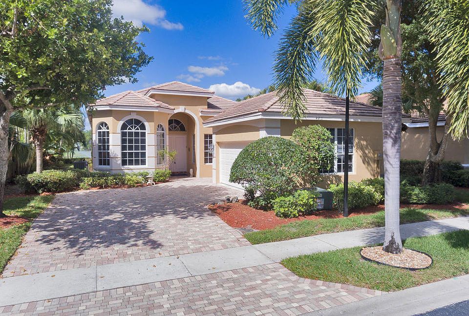 1st image of 4211 Imperial Isle Dr