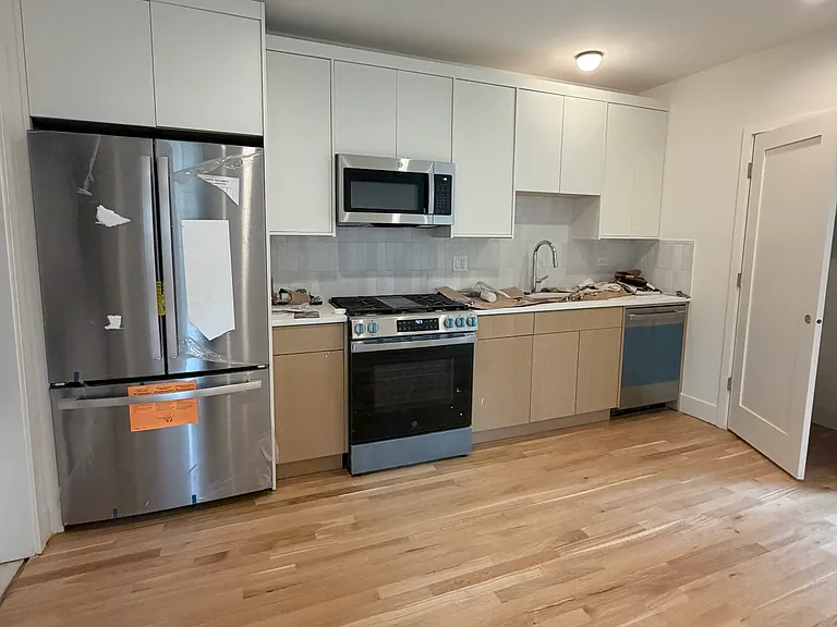1751 W Superior St #CH1 — Photo 1