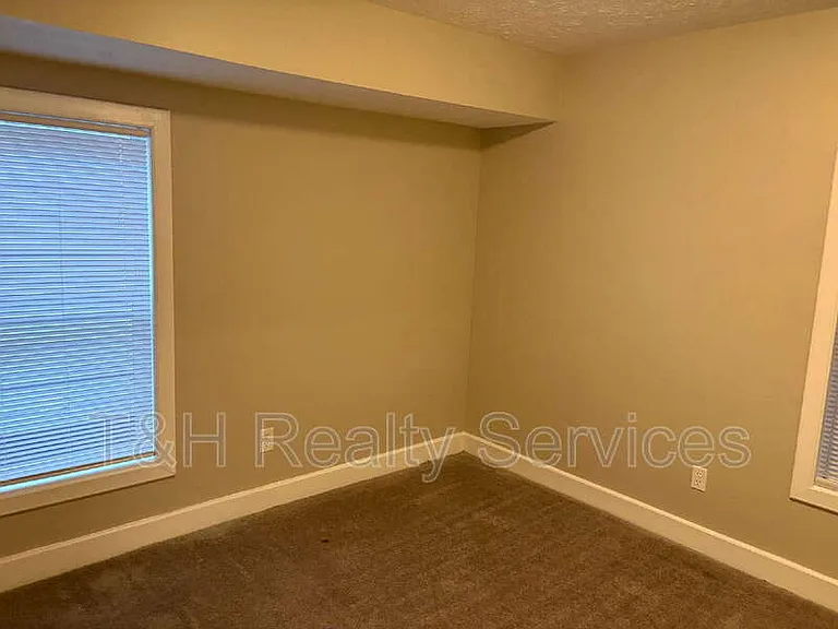 2923 N Delaware St — Photo 18