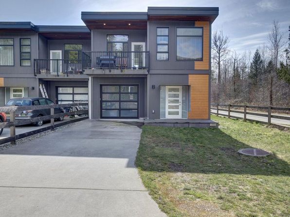 895 Trower Ln, Gibsons, BC V0N 1V9