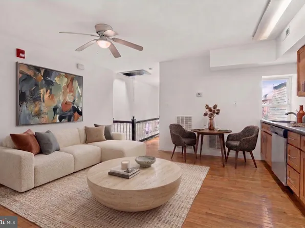 4307 Locust St #3, Philadelphia, PA 19104