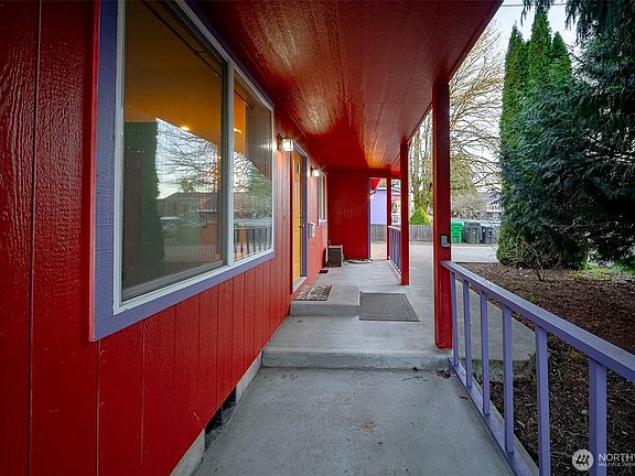2nd image of 1008 Puget Street NE